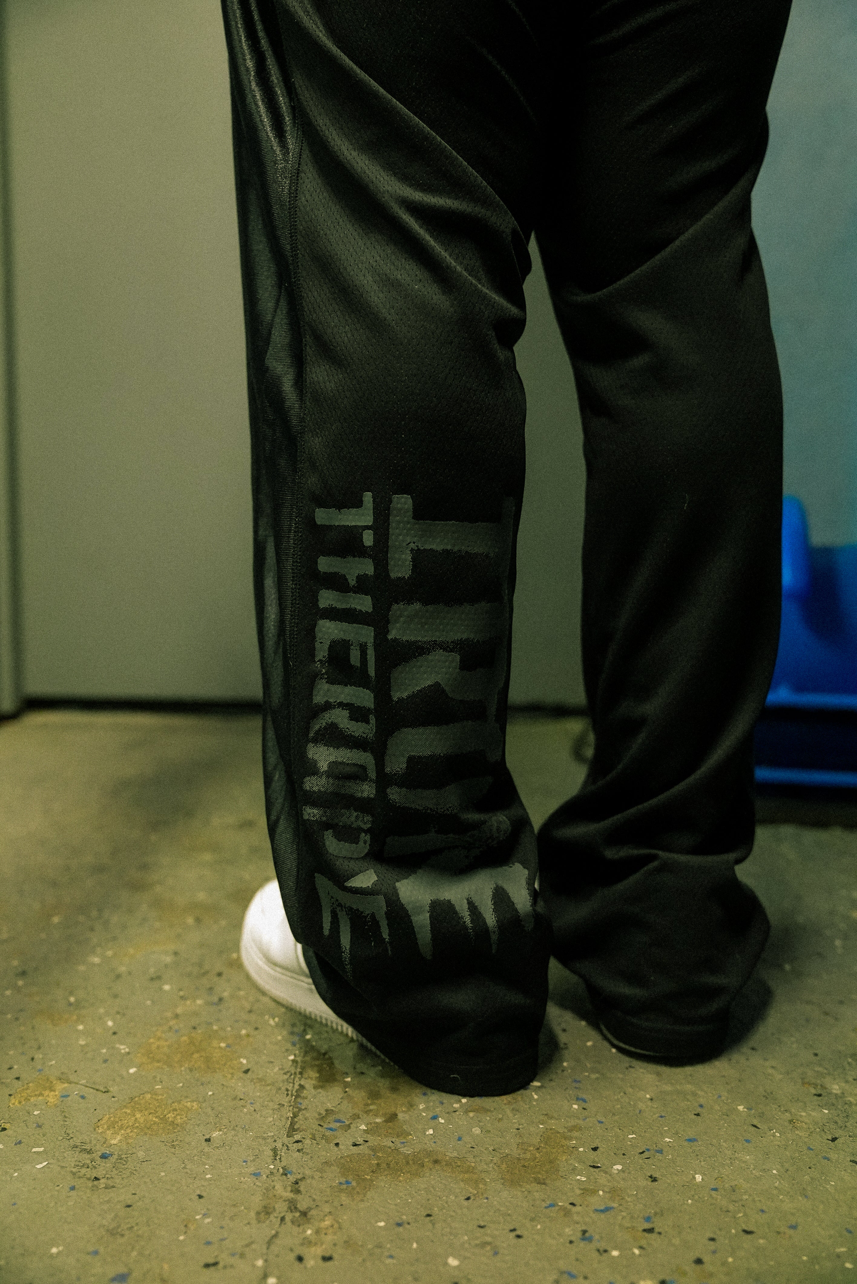 Onyx Black Iron Therapy Mesh Sweatpants - Image 3