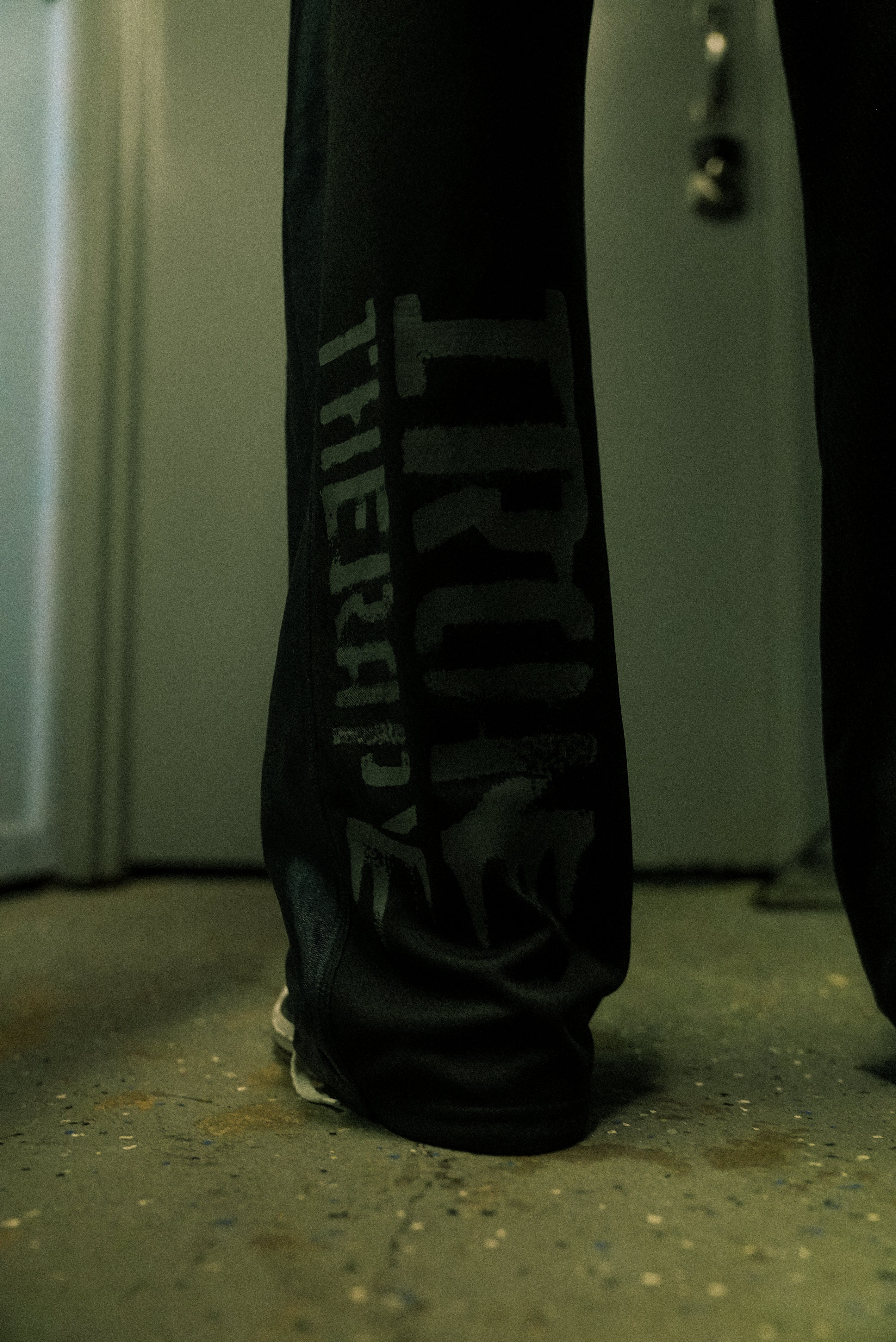 Onyx Black Iron Therapy Mesh Sweatpants - Image 4